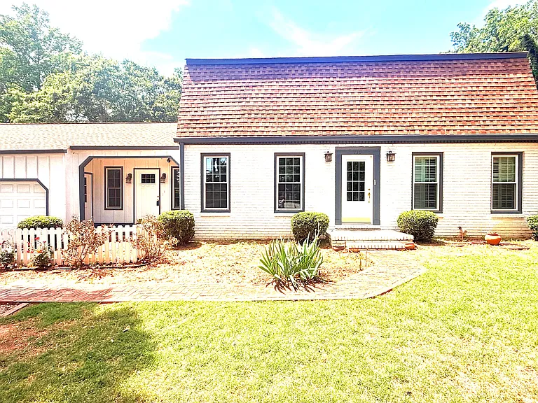 119 Woodlawn Dr NE — Photo 31
