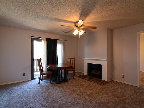 3rd image of 430 Woodside Trl