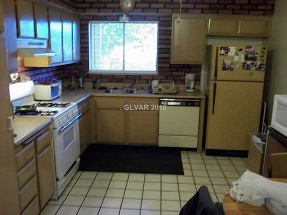 5th image of 5373 Tunis Cir