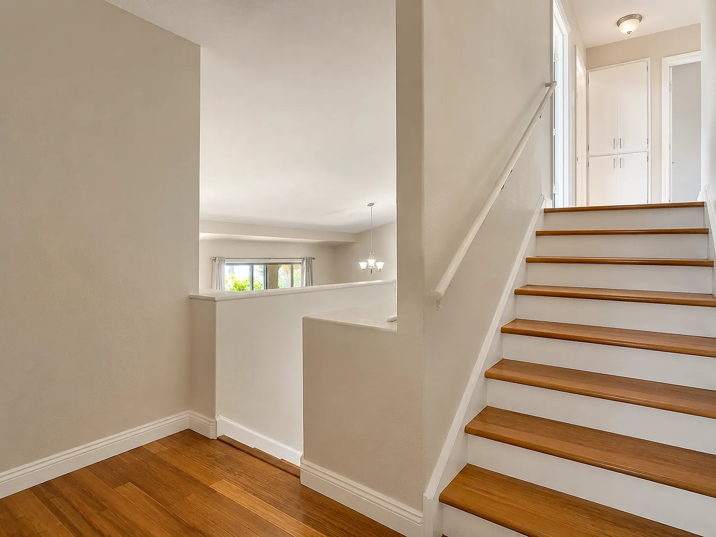 2 bed, 1100 sqft, $3,500 — Photo 2