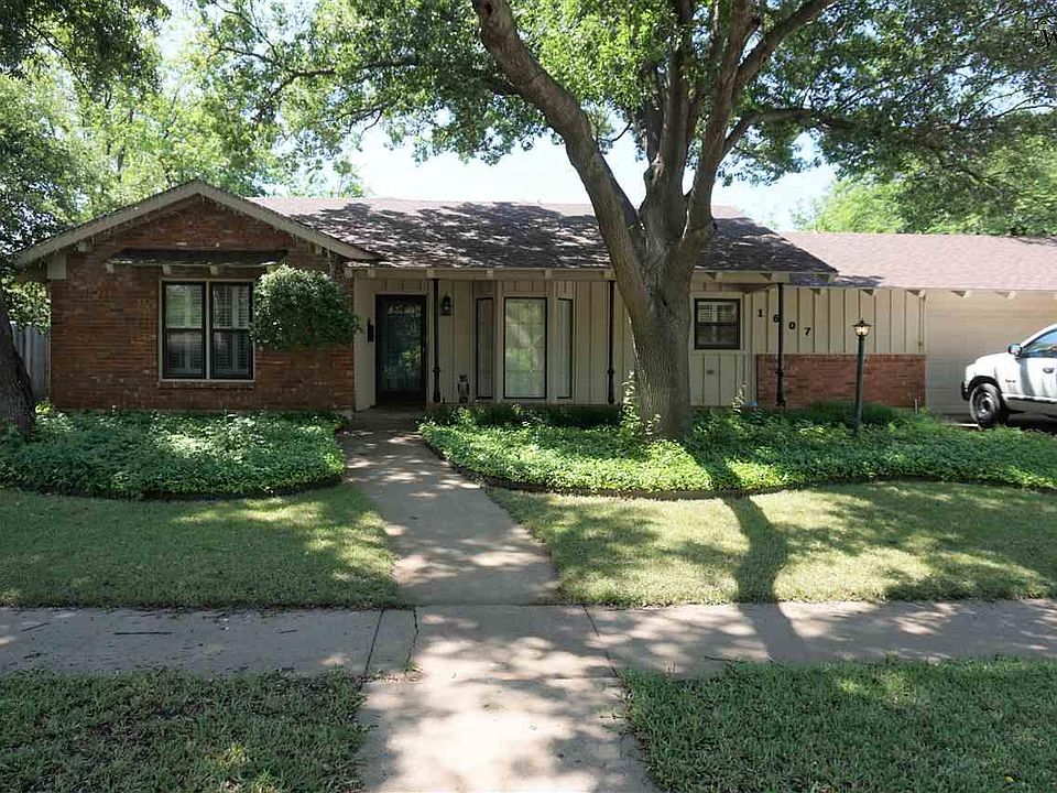 1st image of 1607 Celia Dr