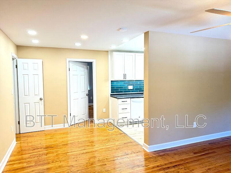 1st image of 8712 Bradford Rd #4