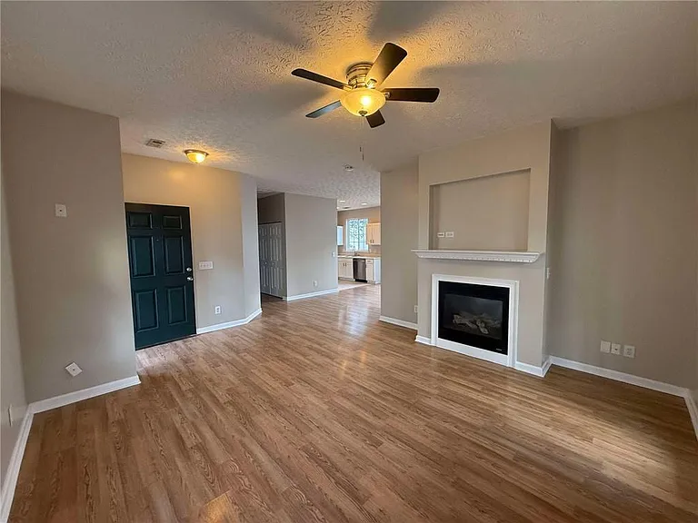 128 Windcroft Ln NW — Photo 3