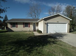 739 Dryer Farm Rd, Lansing, MI 48917