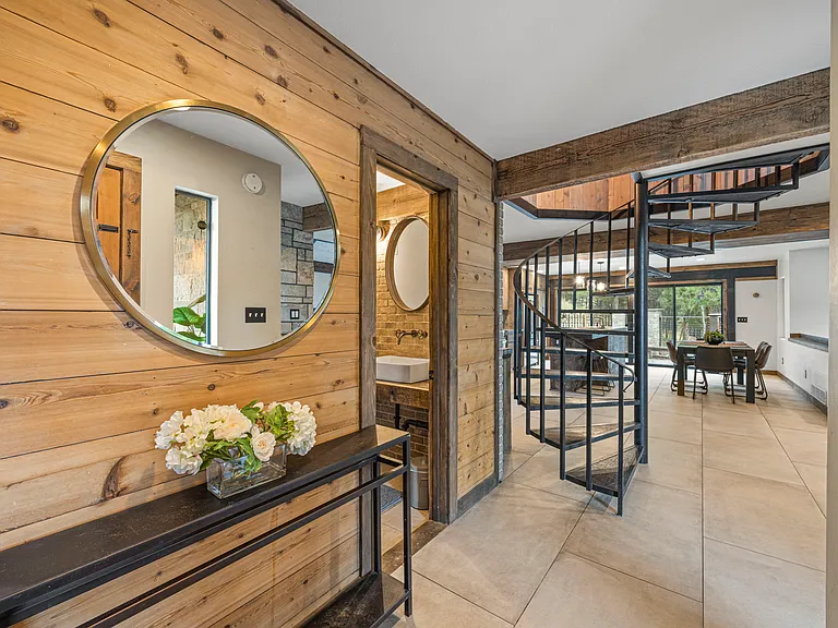 2350 Linden Dr — Photo 3