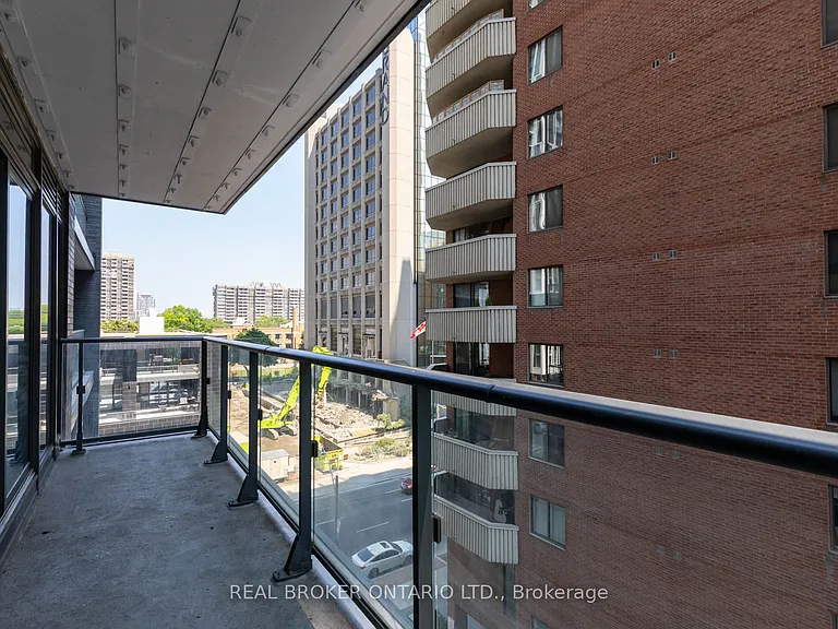 159 Dundas St E #606 — Photo 17