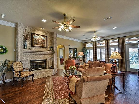 3rd image of 8605 Melmont Ct