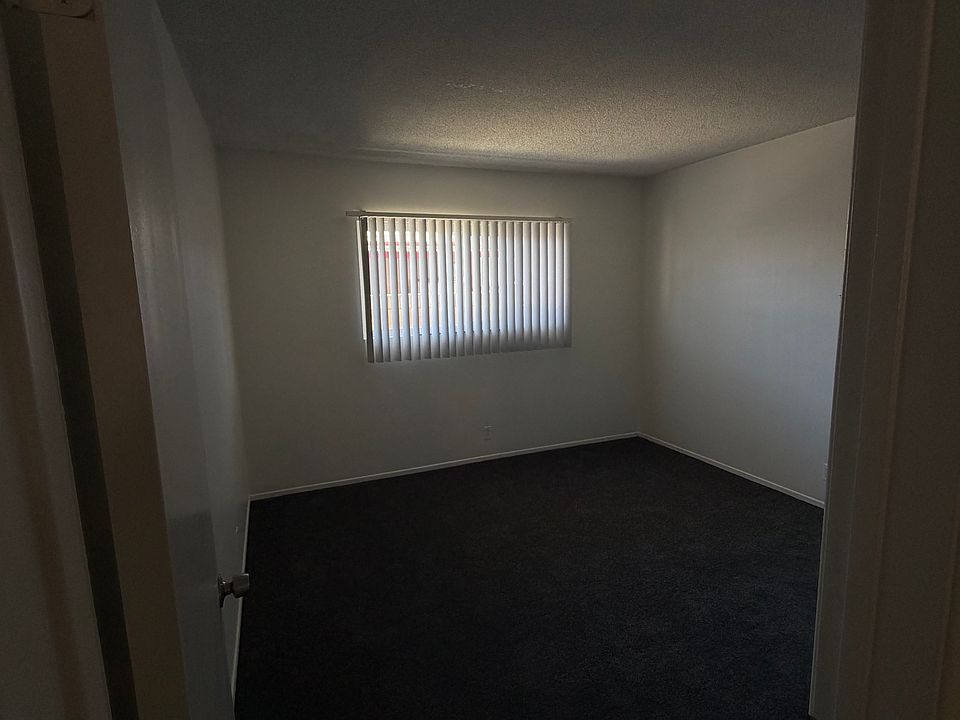 1st image of 10714 Western Ave APT 3