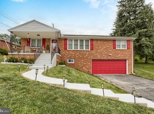 2508 Eastwood Dr, York, PA 17402