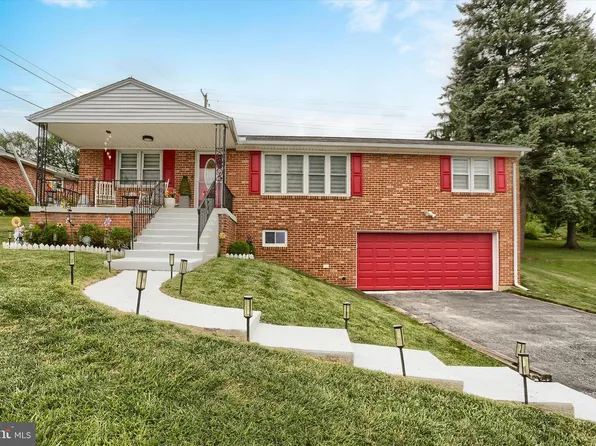 2508 Eastwood Dr, York, PA 17402