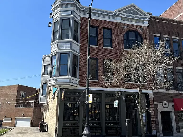 2624 N Lincoln Ave — Photo 1