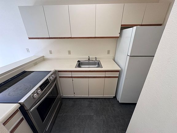2nd image of 160 Keonekai Rd APT 14-102