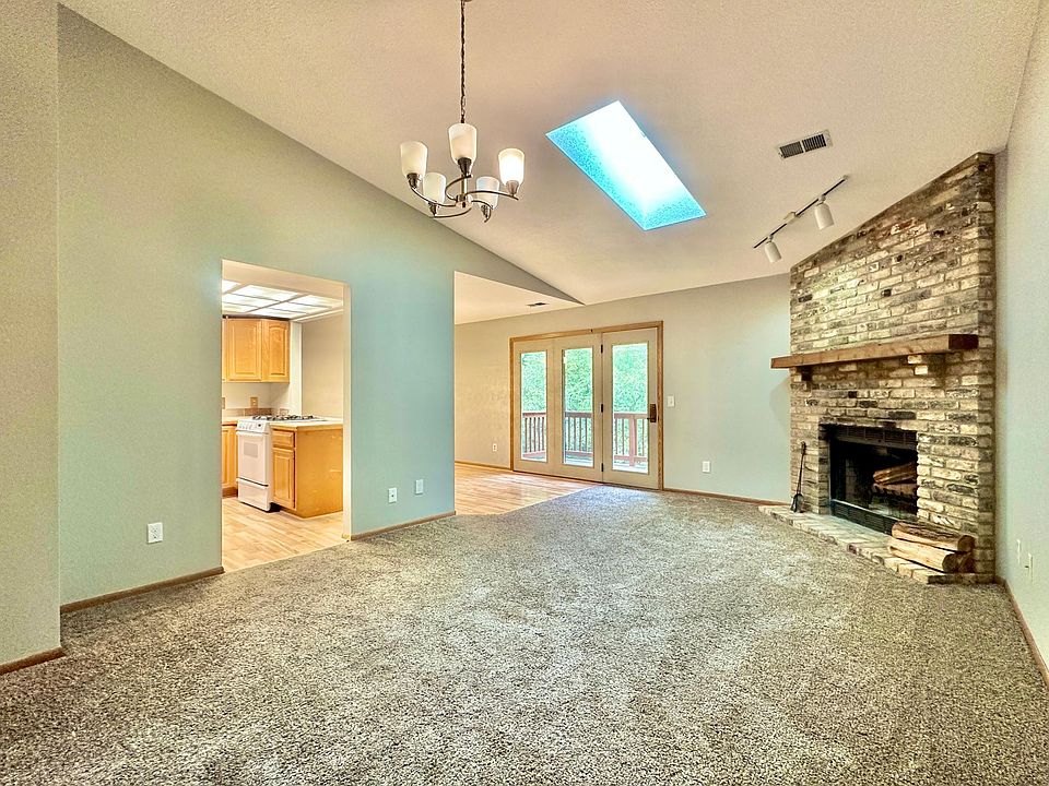 1st image of 18462 Creeks Bend Dr