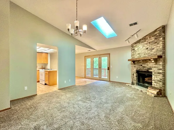18462 Creeks Bend Dr, Minnetonka, MN 55345