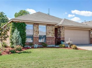7028 Seton Hall Dr, Fort Worth, TX 76120