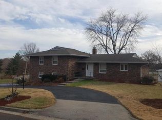 2228 Country Ln, Columbia, MO 65201