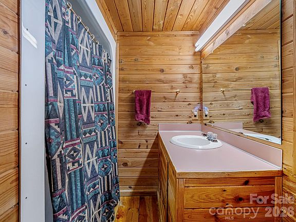 21st image of 156 Carpenters Knob Dr