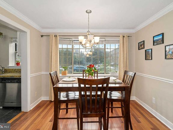 3rd image of 820B S Washington St #129