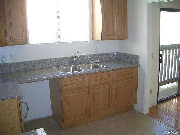 4th image of 818 Stoneman Ave Unit 1