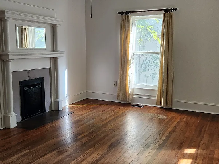 250 Hillsboro St — Photo 3