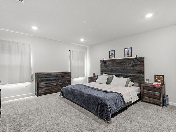 4th image of 557 Mary Lou Way