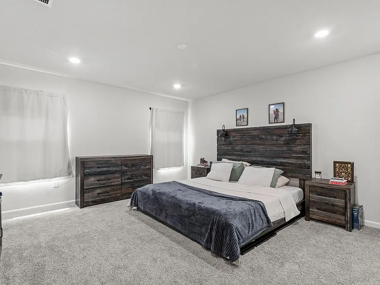 557 Mary Lou Way — Photo 4