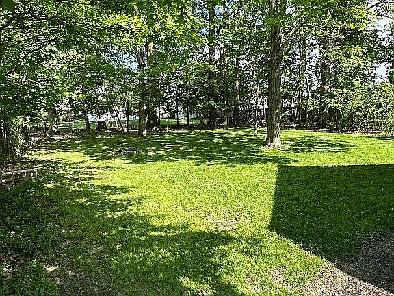 3rd image of 451 Clarmont Rd