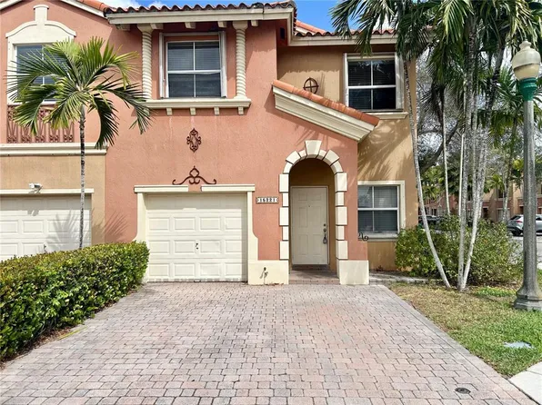 15221 SW 31st Ln, Miami, FL 33185