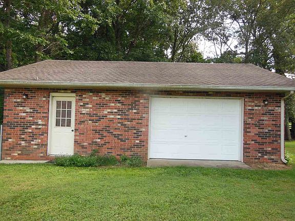 4th image of 217 Robinhood Dr