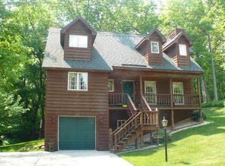 N3285 Opal Rd, Lake Geneva, WI 53147