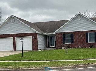 40 E 8th St, El Paso, IL