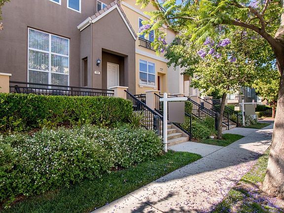 2nd image of 109 Esfahan Dr
