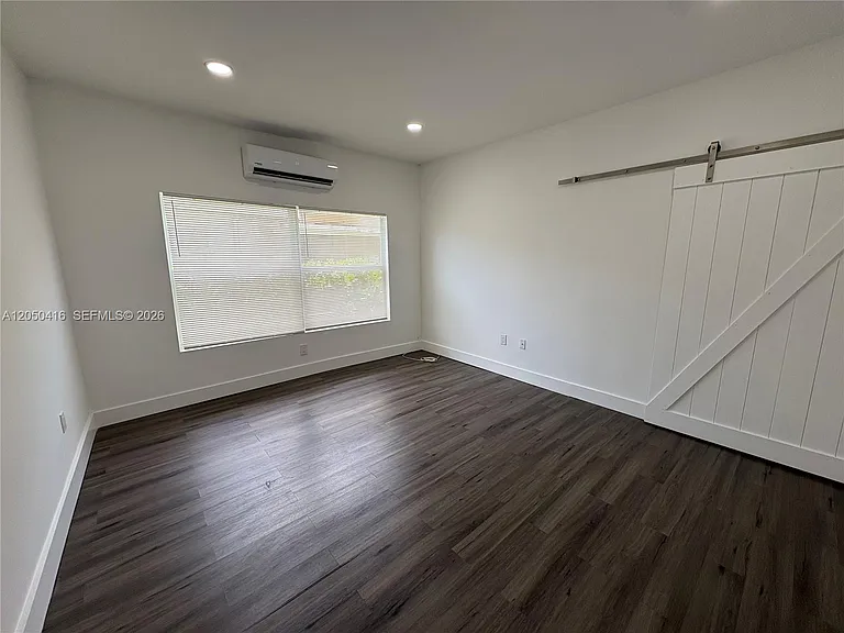 3237 SW 4th St #2 — Photo 3