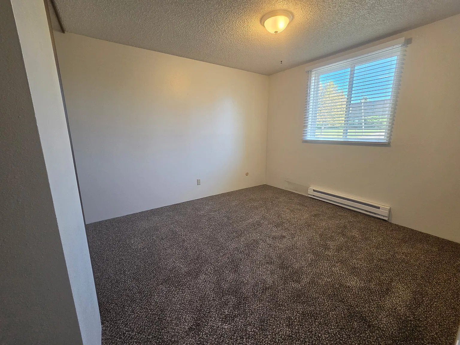 2 bed, 750 sqft, $1,000 — Photo 4