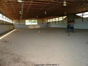 Indoor riding arena