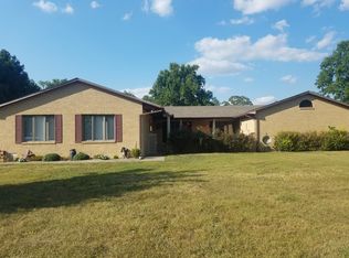 250 Wedgewood Ln, Du Quoin, IL 62832