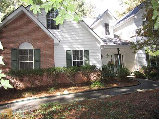2nd image of 25 Gaston Sq