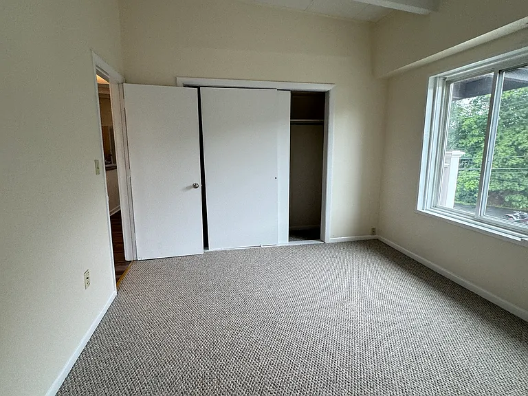 18 Westgate Dr — Photo 9