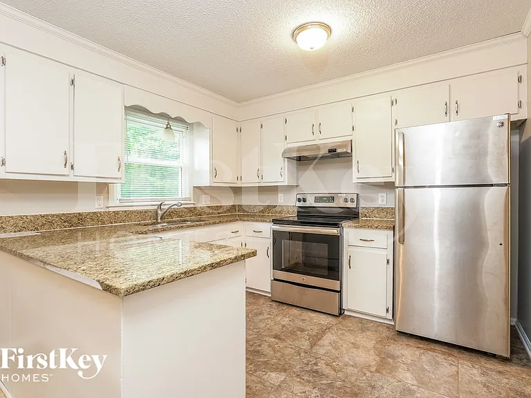 160 Rhyne Ct — Photo 5