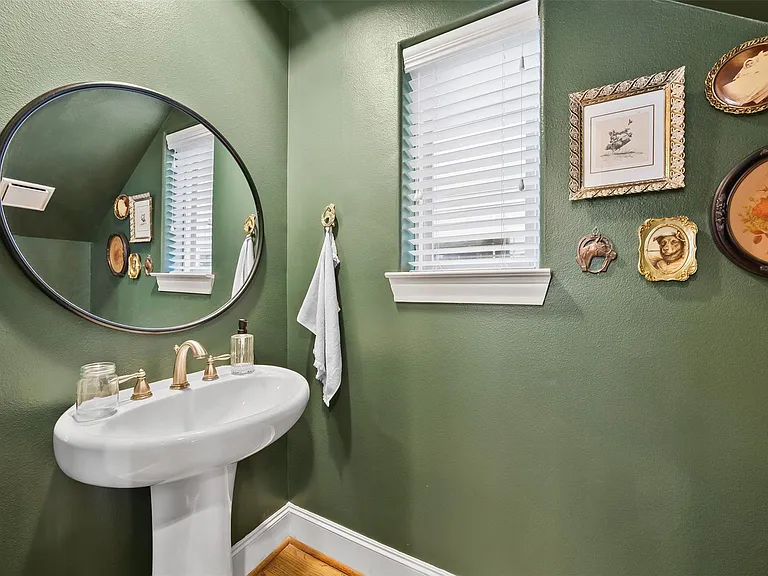 8758 Kempwood Dr — Photo 11