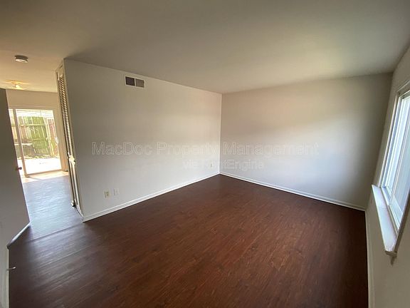 3rd image of 110 Hughey Ct