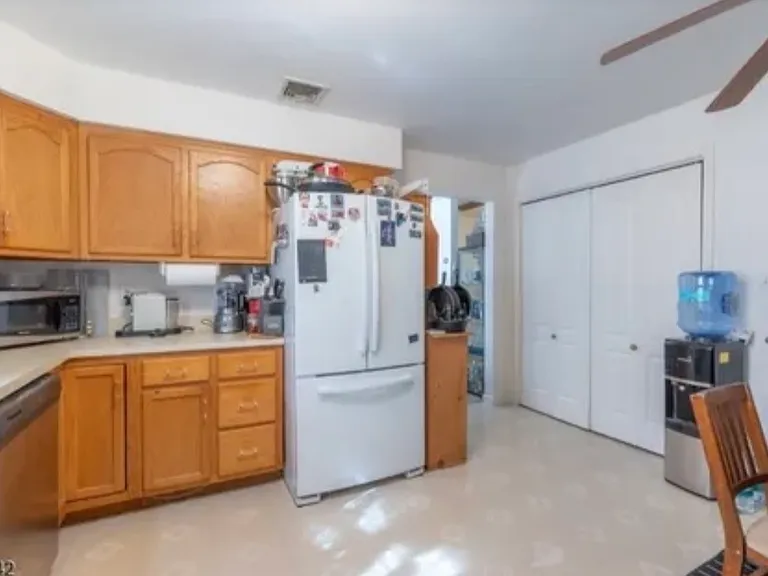 10 Livi Ct — Photo 4