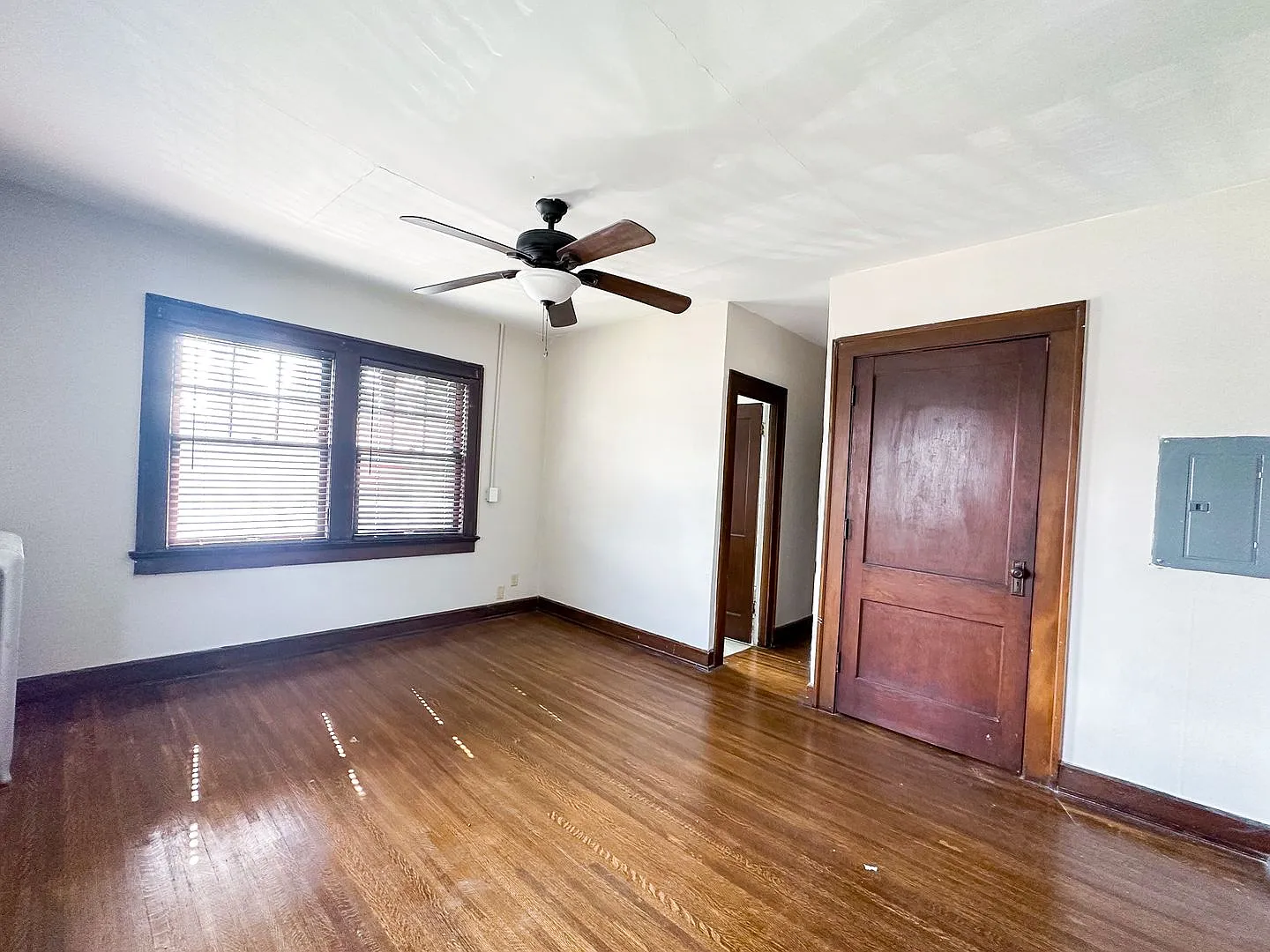 5819 E Washington Street unit 8 — Photo 4