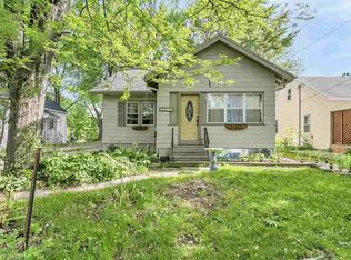 1247 Lawe St, Green Bay, WI 54301