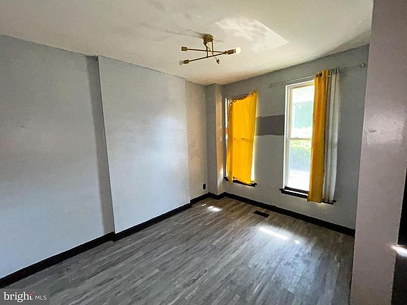 5th image of 1108 N Dukeland St