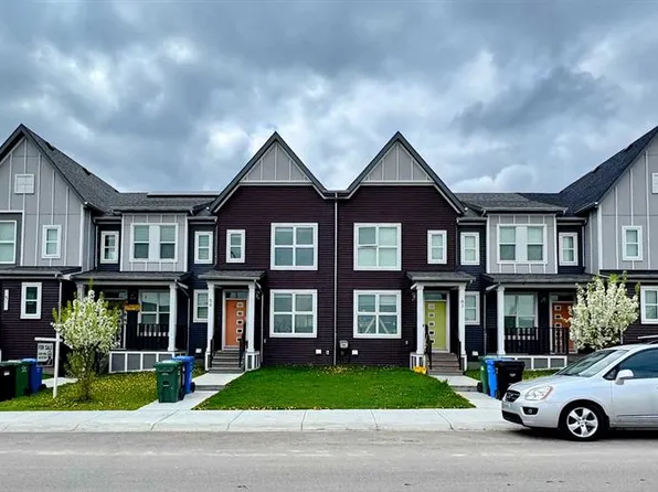 55 E Savanna Park NE, Calgary, AB T3J 0Y8