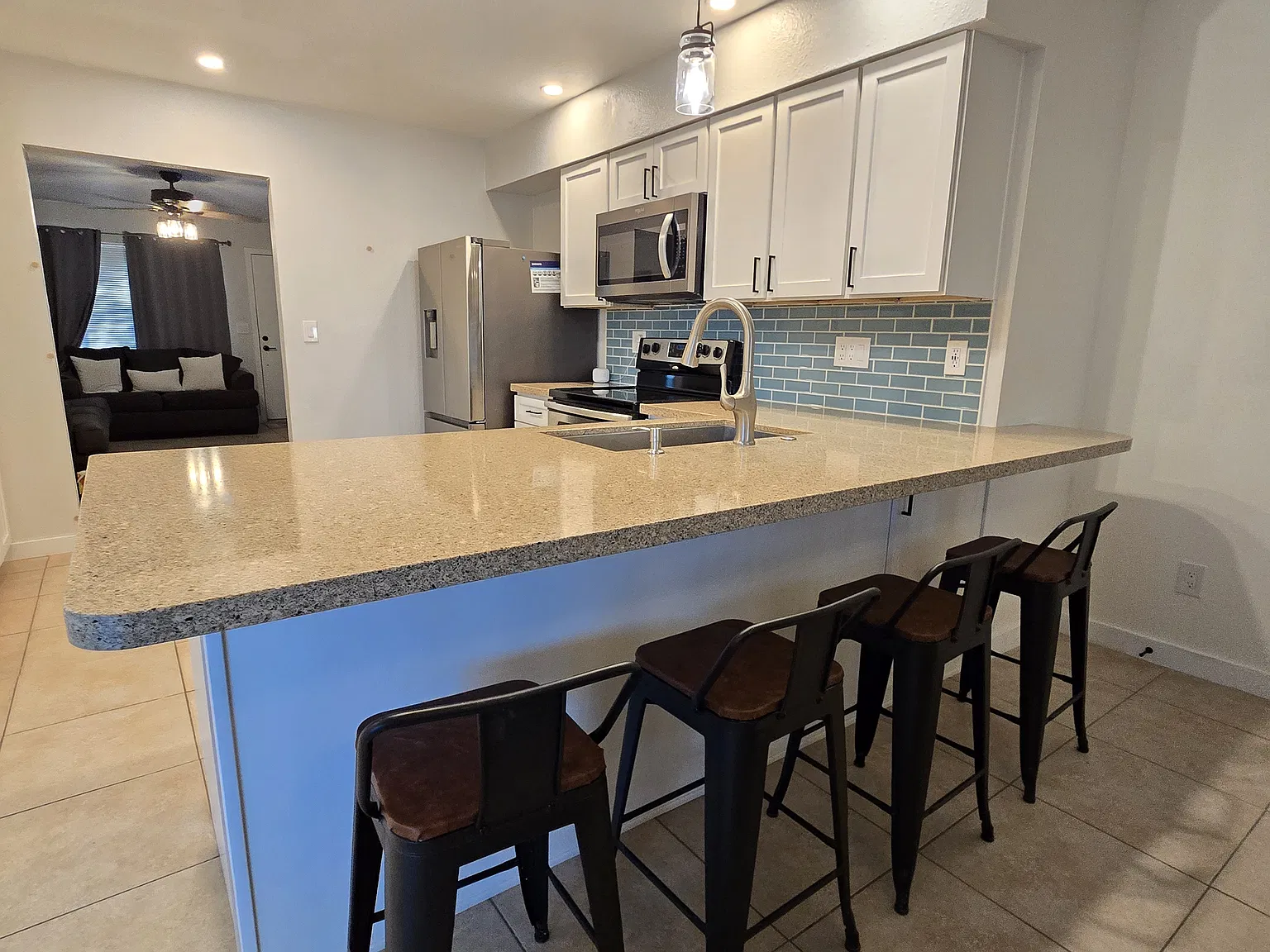 5821 S Farmer Ave — Photo 4
