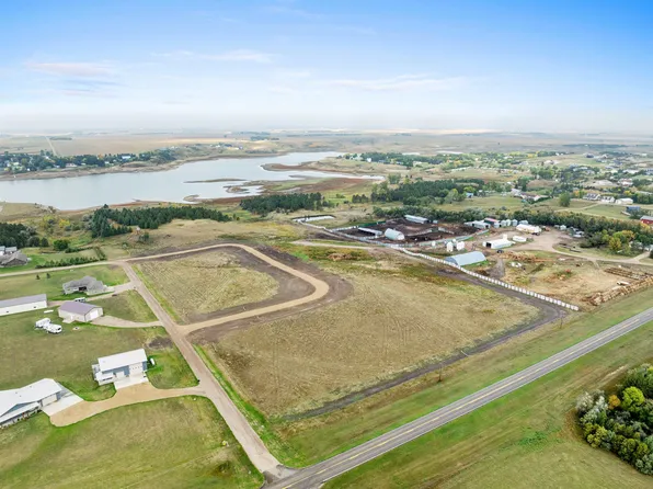 Lakeview Ave, Garrison, ND 58540