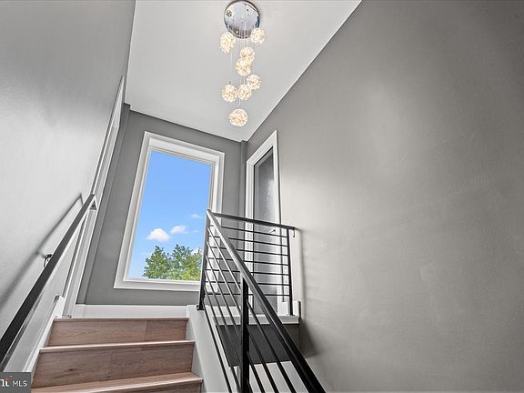 3rd image of 1215 Holbrook Ter NE #3