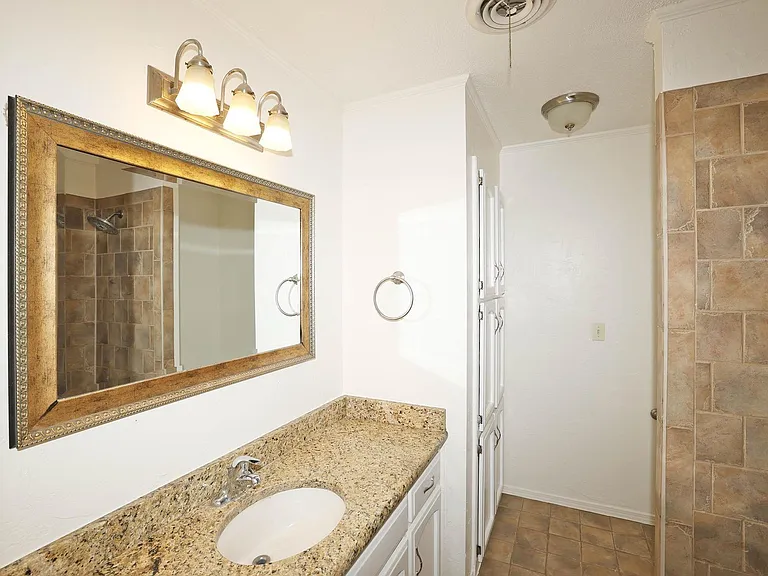 7902 Gerald Dr — Photo 32